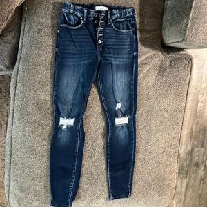 Kancan distressed dark wash skinny size 5/26